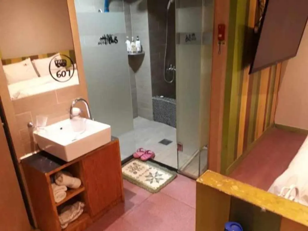 Bus Hotel Incheon 2*,  South Korea